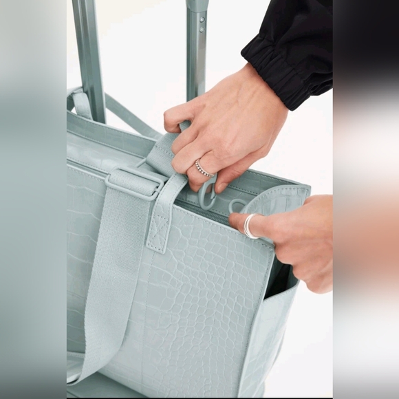 BNWT BEIS Tote Work bag Water Repellent Croc Embossed  Green Sage Pastel - Picture 3 of 13